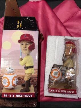 Los Angeles Angels x Star Wars BB-8 & Mike Trout Bobblehead